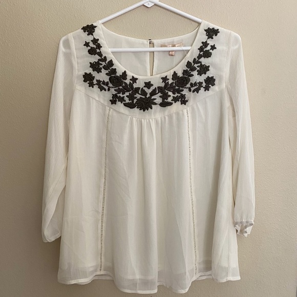 🚨LAST CHANCE🚨Skies are Blue NWT Cream Embroidered Scoop Neckline Sheer Blouse XS - Picture 1 of 5